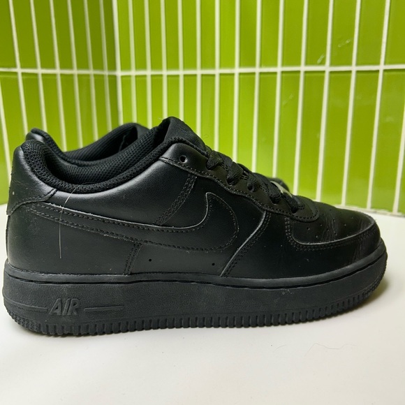 Nike Air Force 1 - Picture 6 of 7